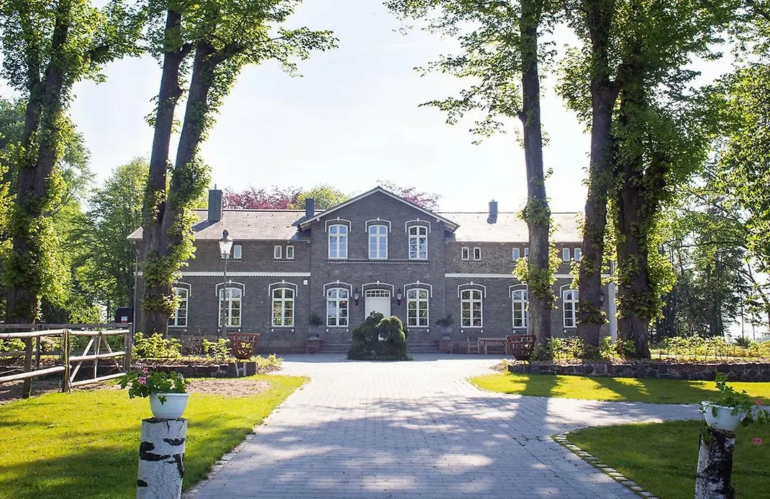 Herrenhaus Gut Neuruppersdorf-1