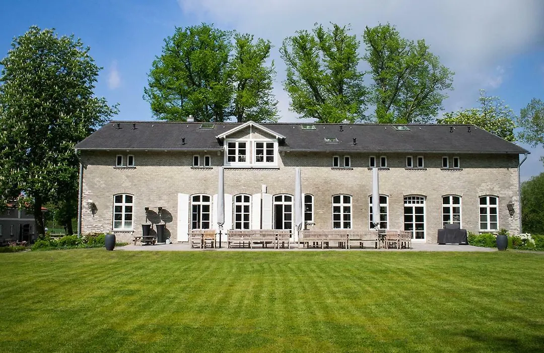 Herrenhaus Gut Neuruppersdorf-1